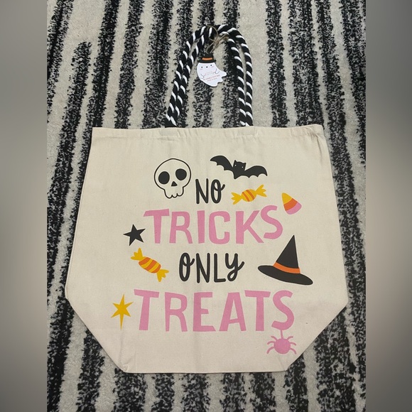 Boho Living Halloween Totes (choose 1) - Picture 2 of 3